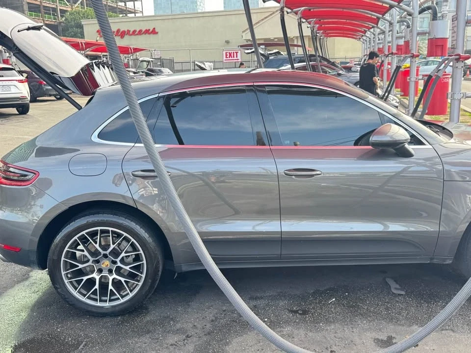 2018 Porsche Macan - Image 2 of 13