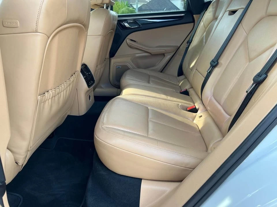 2018 Porsche Macan - Image 12 of 18