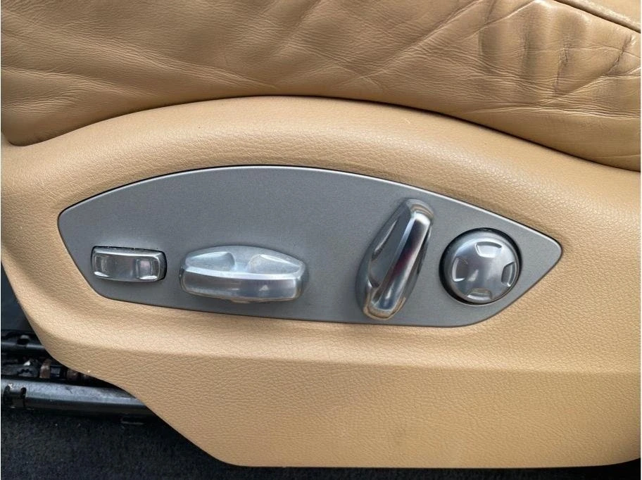 2018 Porsche Macan - Image 15 of 20