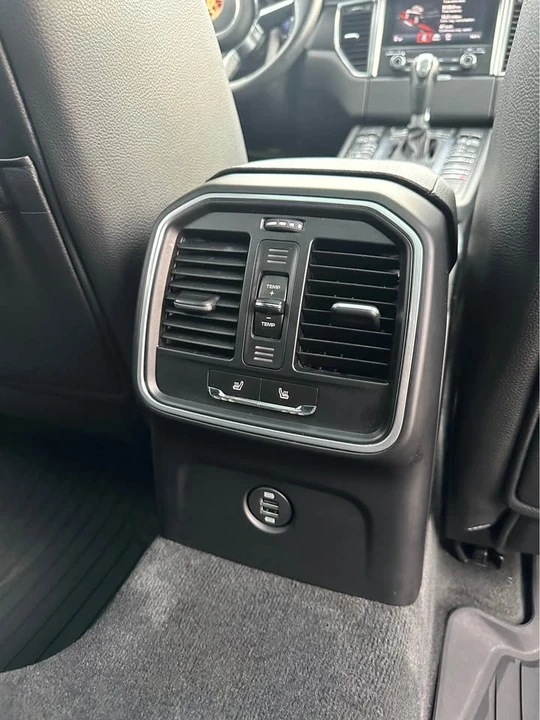 2018 Porsche Macan - Image 13 of 16