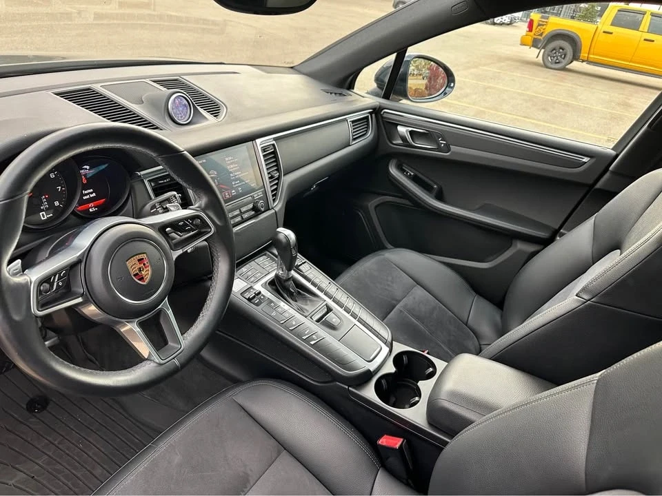 2018 Porsche Macan - Image 9 of 16