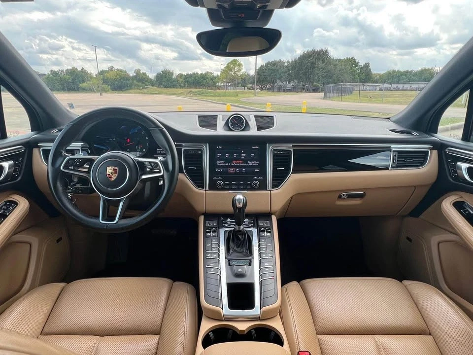 2018 Porsche Macan - Image 11 of 18