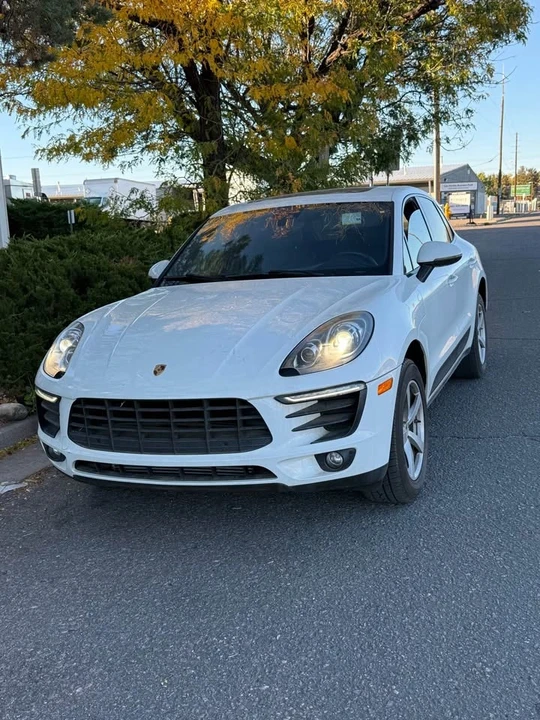 2018 Porsche Macan - Image 9 of 13