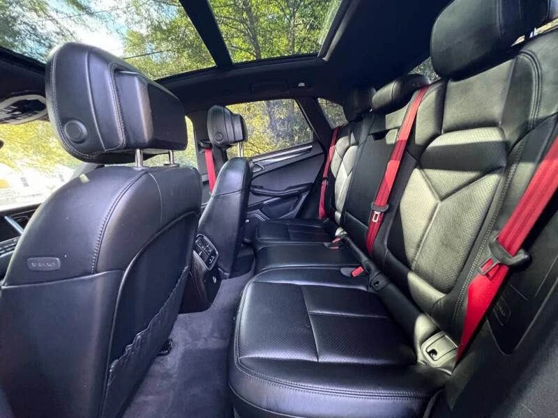2018 Porsche Macan - Image 10 of 16