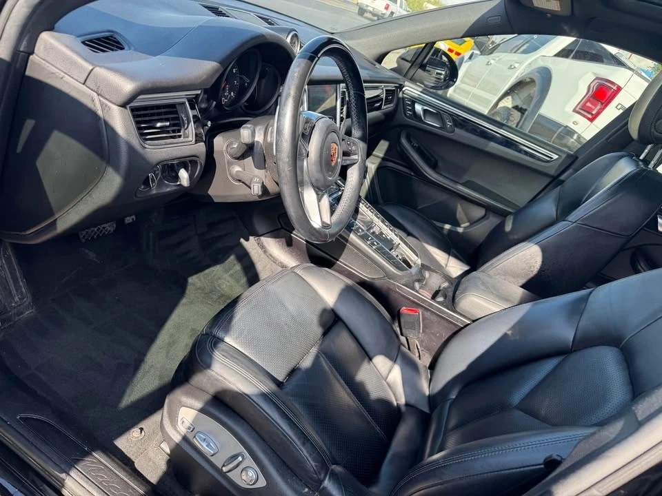 2018 Porsche Macan - Image 13 of 19
