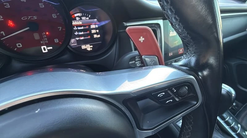 2018 Porsche Macan - Image 14 of 17