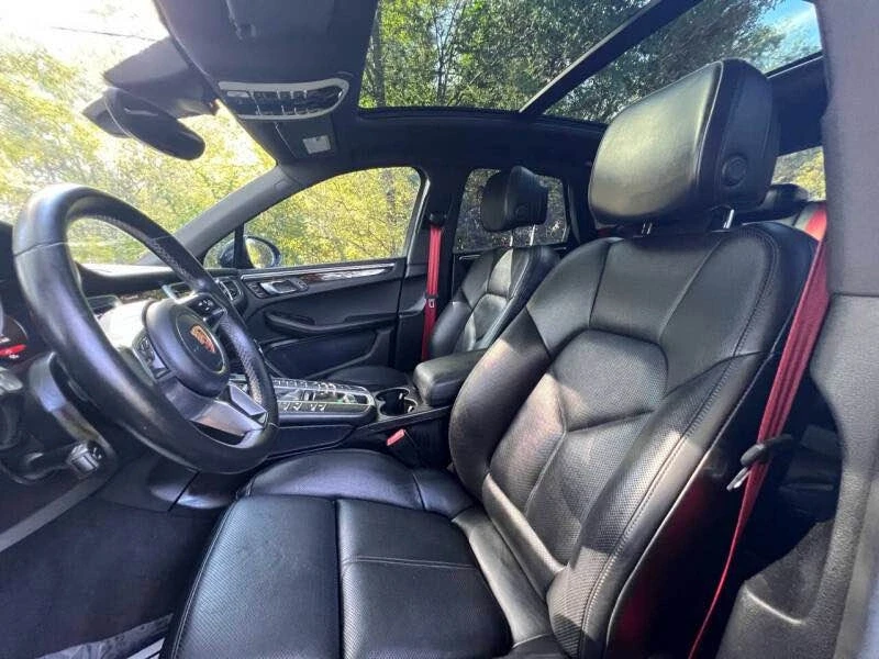 2018 Porsche Macan - Image 8 of 16