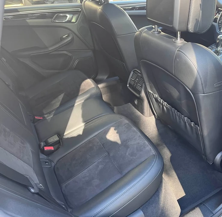 2018 Porsche Macan - Image 17 of 19