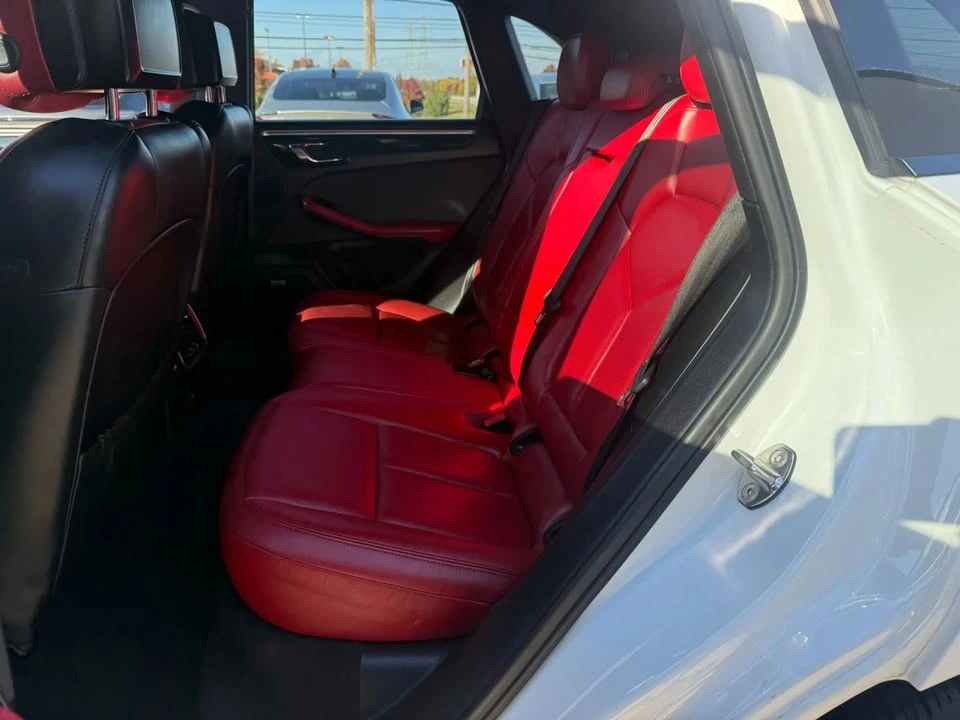 2018 Porsche Macan - Image 13 of 15
