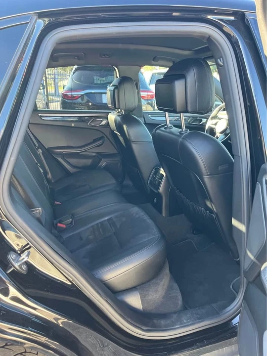 2018 Porsche Macan - Image 8 of 18