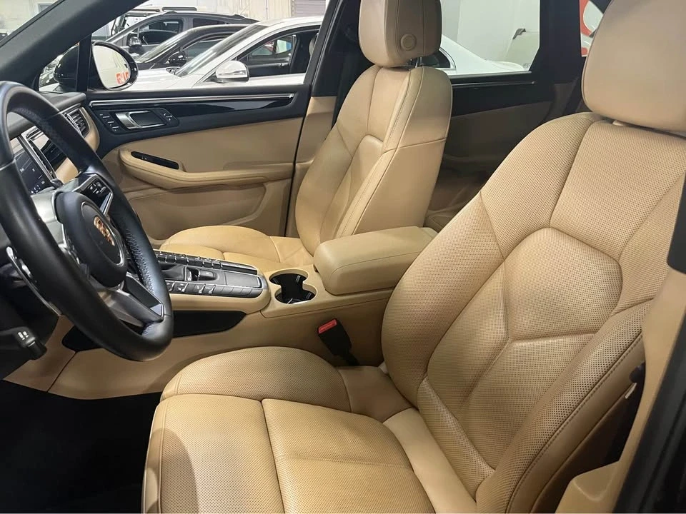 2018 Porsche Macan - Image 9 of 17