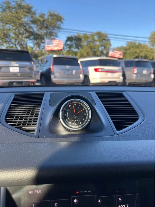 2018 Porsche Macan - Image 12 of 18