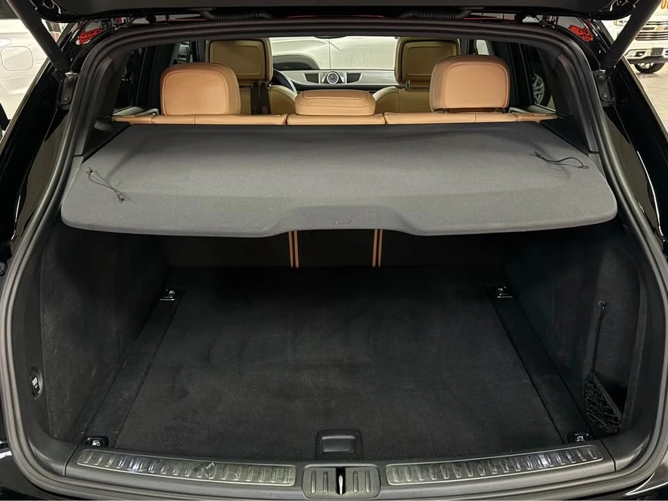 2018 Porsche Macan - Image 17 of 18