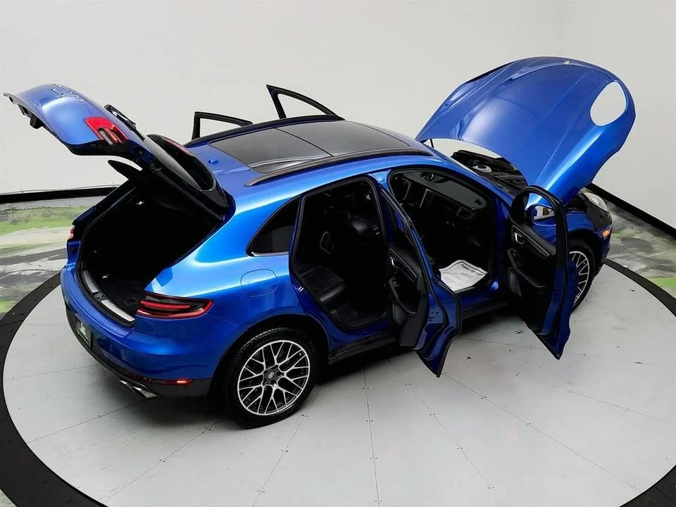 2018 Porsche Macan - Image 17 of 18