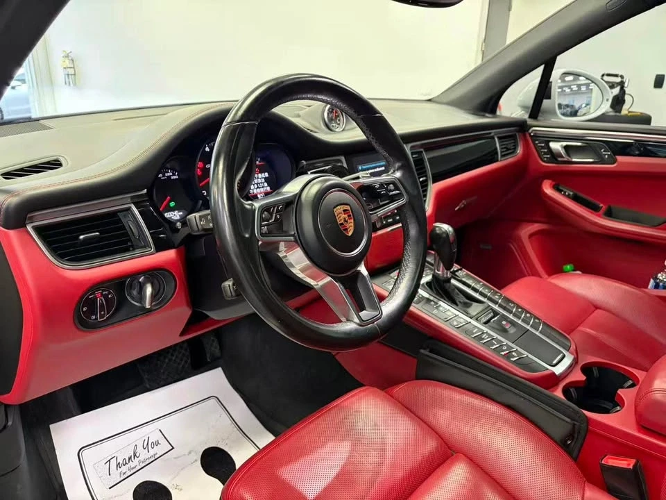 2018 Porsche Macan - Image 7 of 11