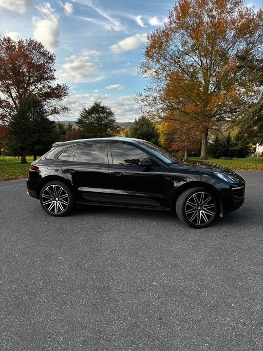 2018 Porsche Macan - Image 2 of 14