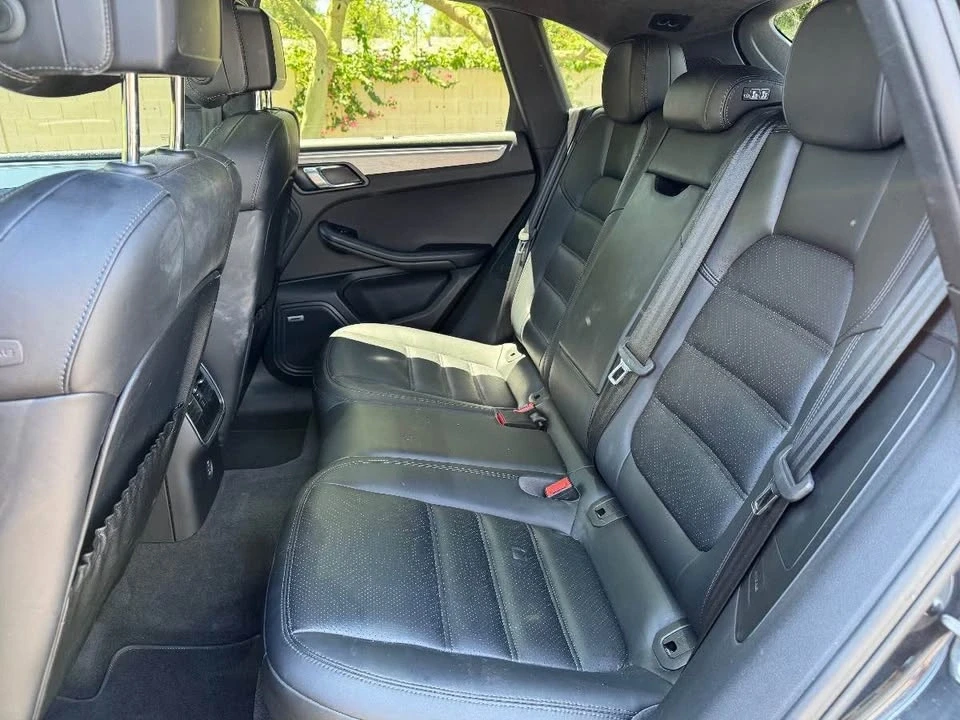 2018 Porsche Macan - Image 12 of 13