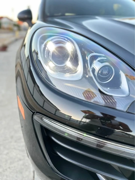 2018 Porsche Macan - Image 18 of 19