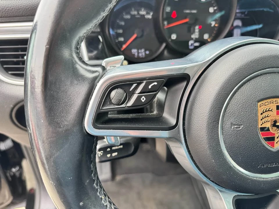 2018 Porsche Macan - Image 7 of 11