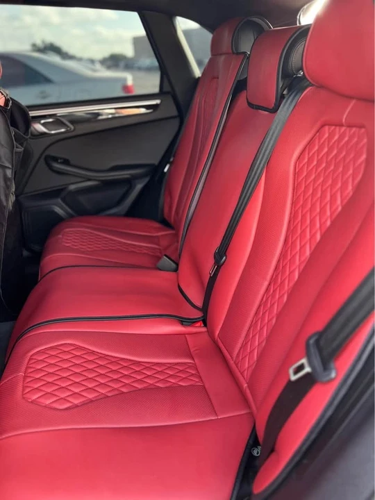 2018 Porsche Macan - Image 9 of 12