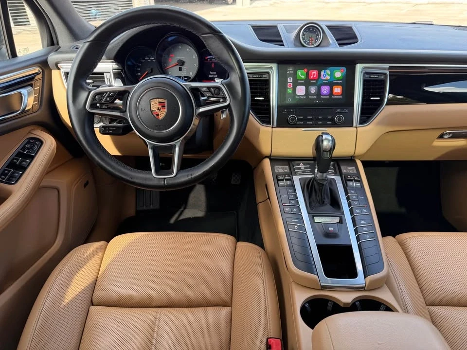 2018 Porsche Macan - Image 9 of 14