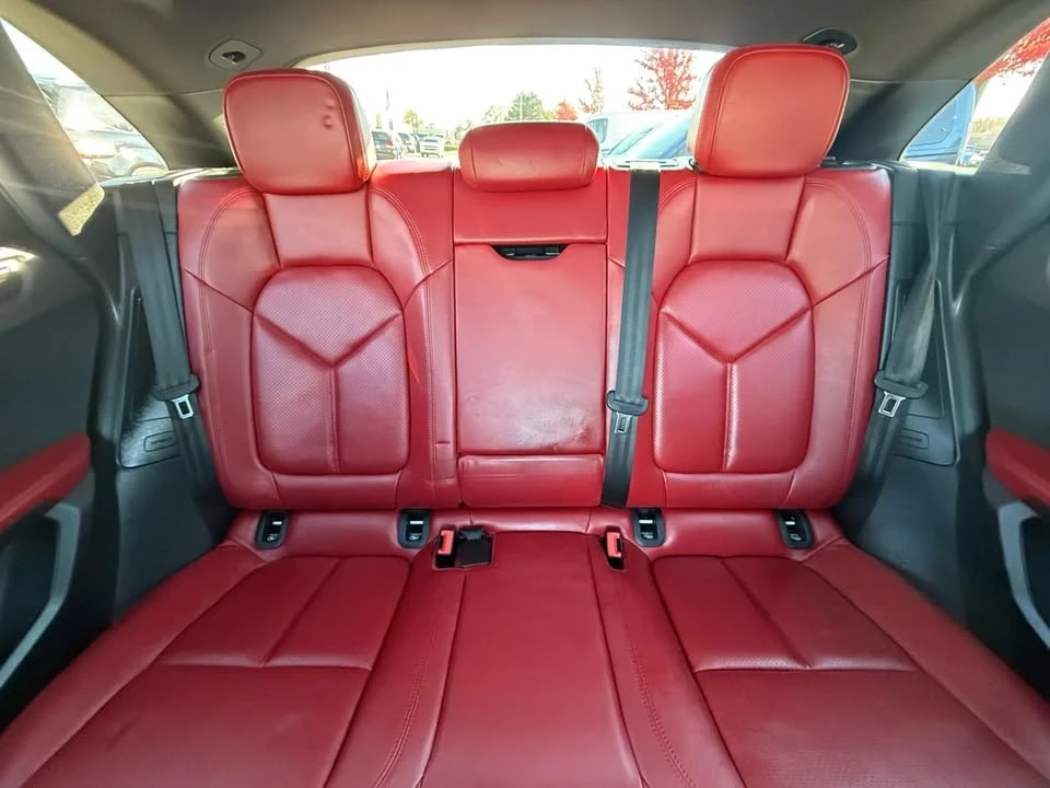 2018 Porsche Macan - Image 15 of 15