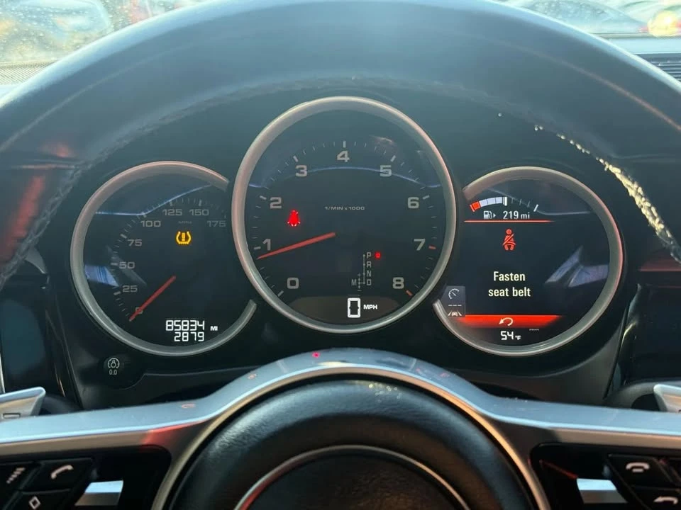 2018 Porsche Macan - Image 9 of 15