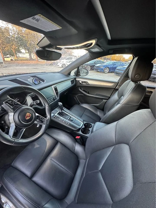 2018 Porsche Macan - Image 2 of 2