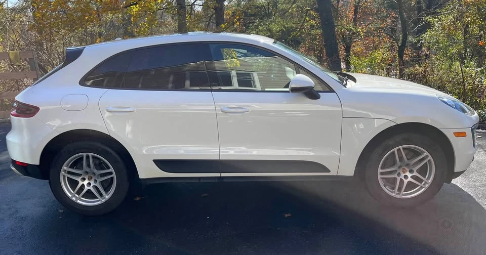 2018 Porsche Macan - Image 9 of 19