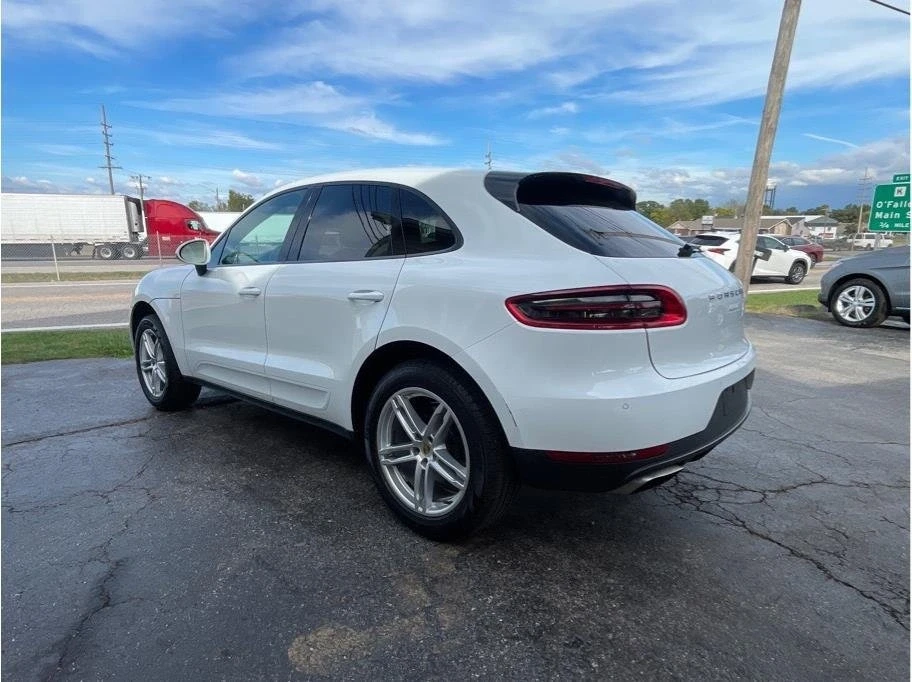 2018 Porsche Macan - Image 8 of 20