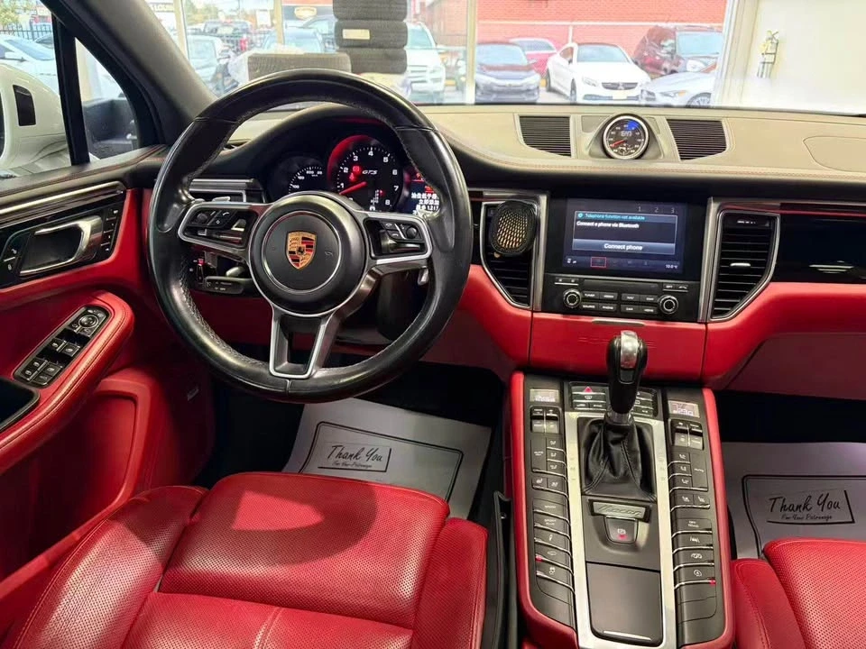 2018 Porsche Macan - Image 9 of 11