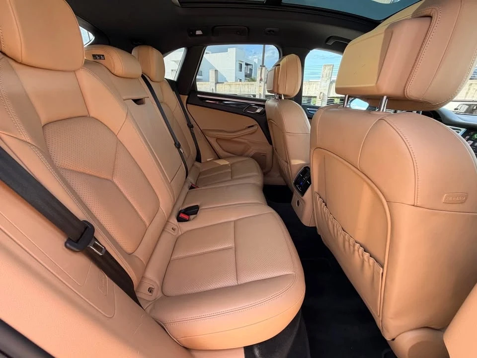 2018 Porsche Macan - Image 8 of 14