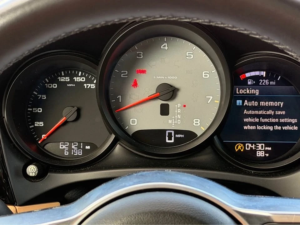 2018 Porsche Macan - Image 11 of 14