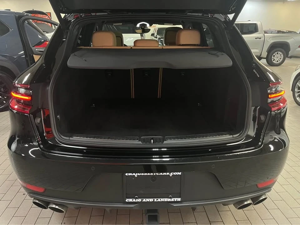 2018 Porsche Macan - Image 16 of 17