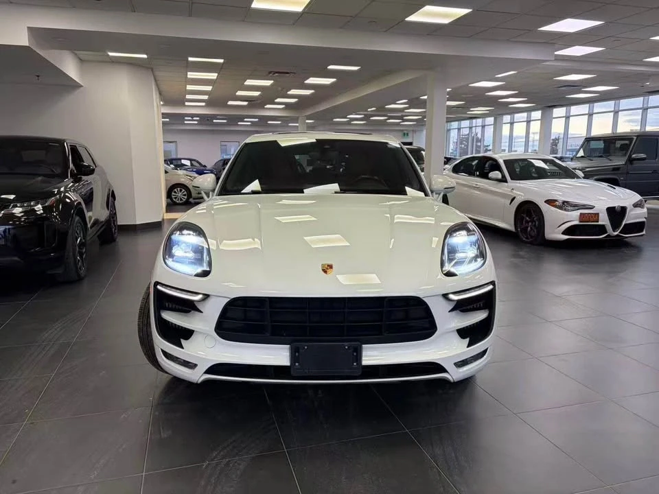 2018 Porsche Macan - Image 2 of 11