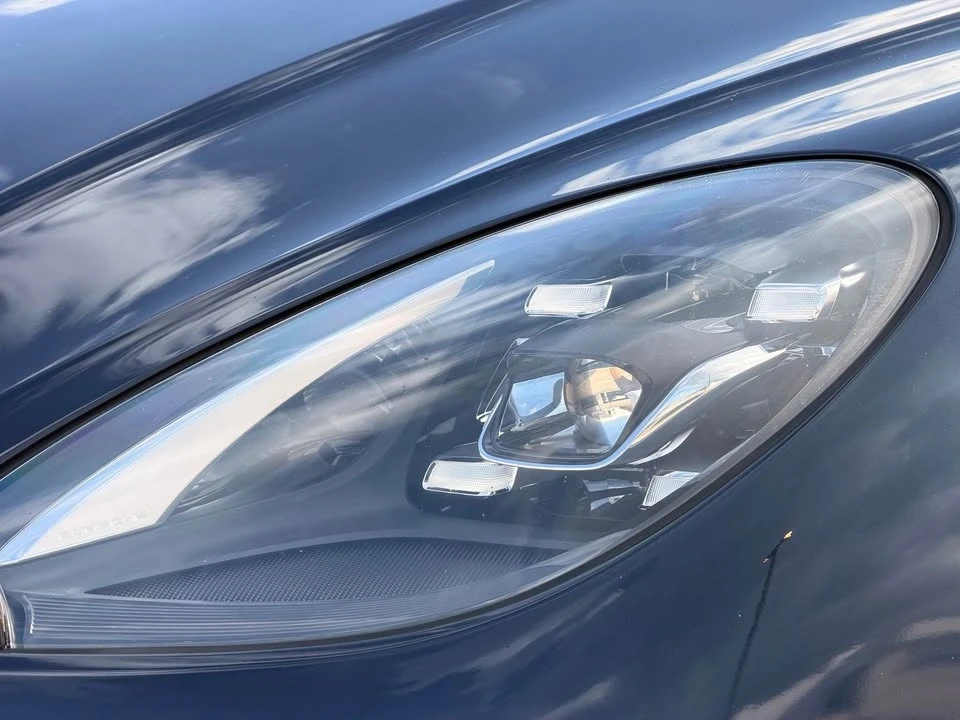 2018 Porsche Macan - Image 12 of 14