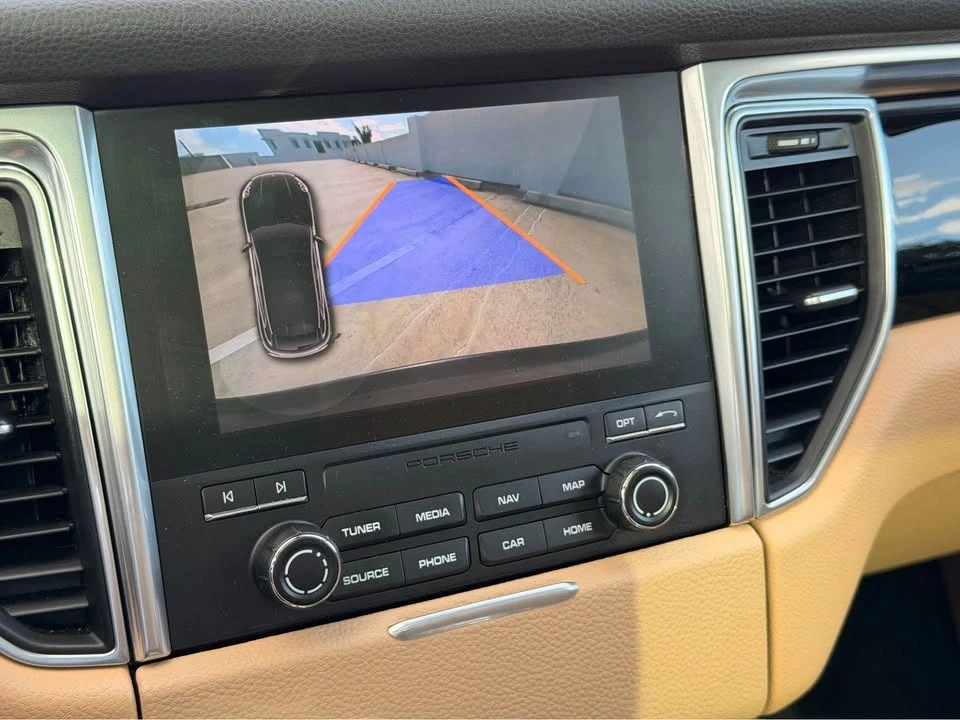 2018 Porsche Macan - Image 13 of 14