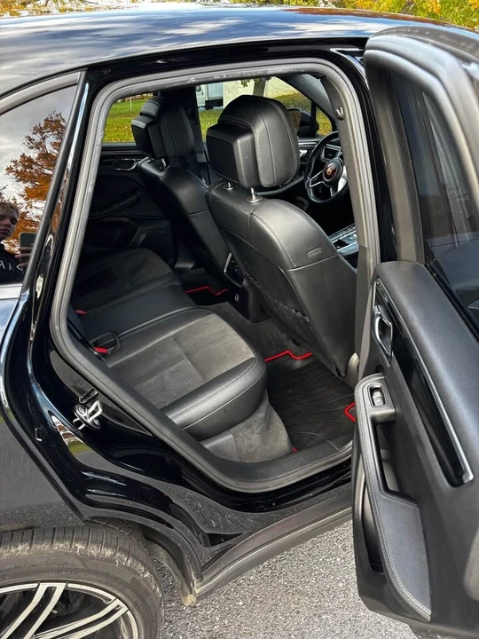 2018 Porsche Macan - Image 10 of 14