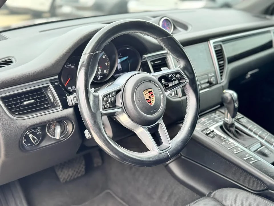 2018 Porsche Macan - Image 6 of 11