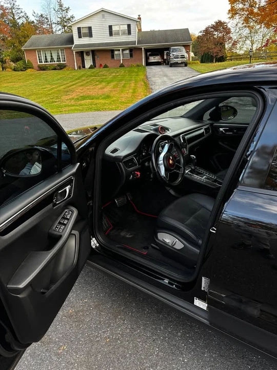 2018 Porsche Macan - Image 8 of 14