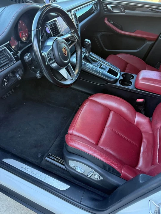 2018 Porsche Macan - Image 8 of 12