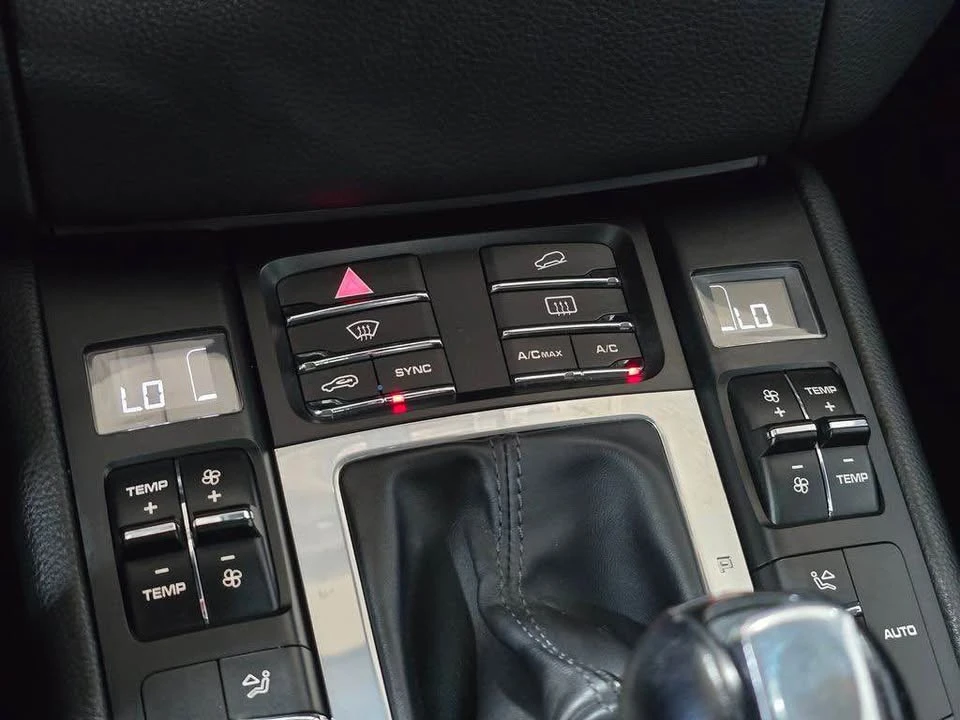 2018 Porsche Macan - Image 12 of 20
