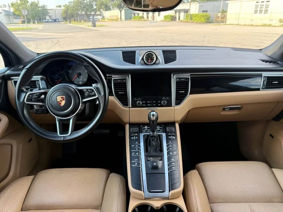 2018 Porsche Macan - Image 5 of 9