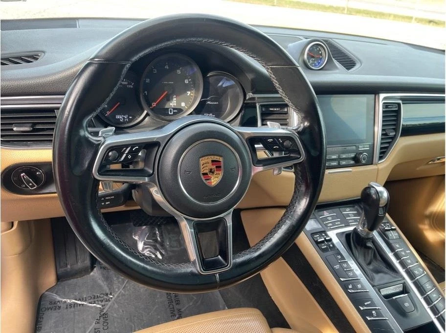 2018 Porsche Macan - Image 13 of 20