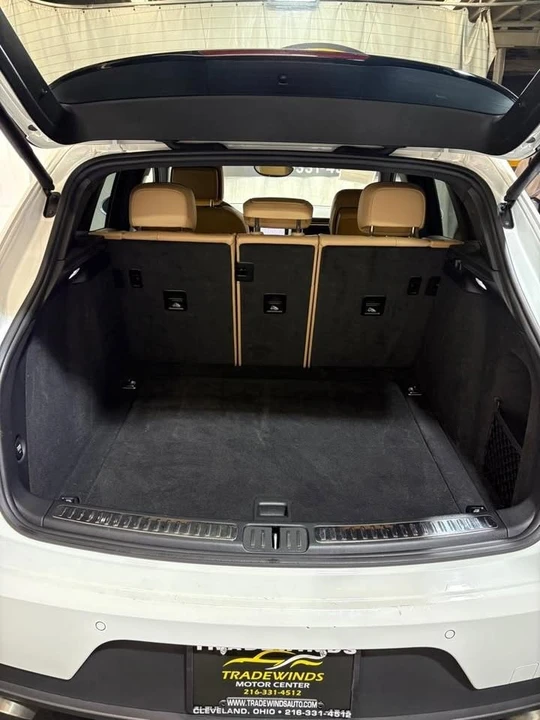 2018 Porsche Macan - Image 8 of 17