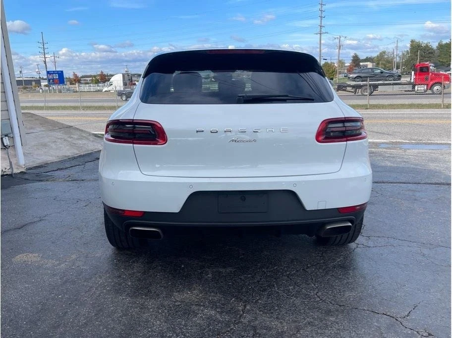 2018 Porsche Macan - Image 7 of 20
