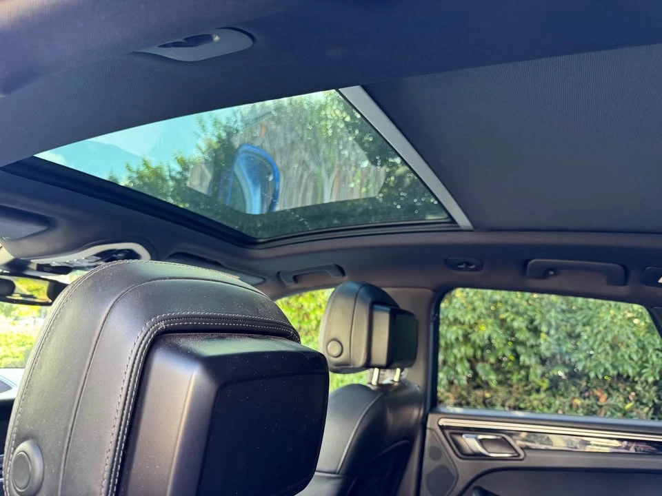 2018 Porsche Macan - Image 9 of 13