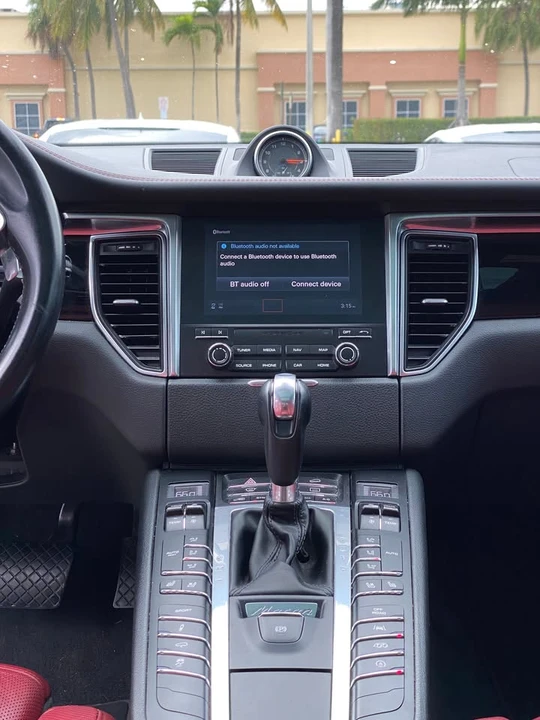 2018 Porsche Macan - Image 10 of 14