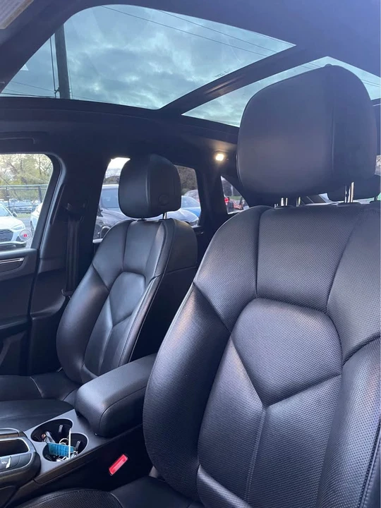 2018 Porsche Macan - Image 4 of 10