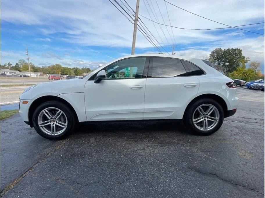 2018 Porsche Macan - Image 9 of 20
